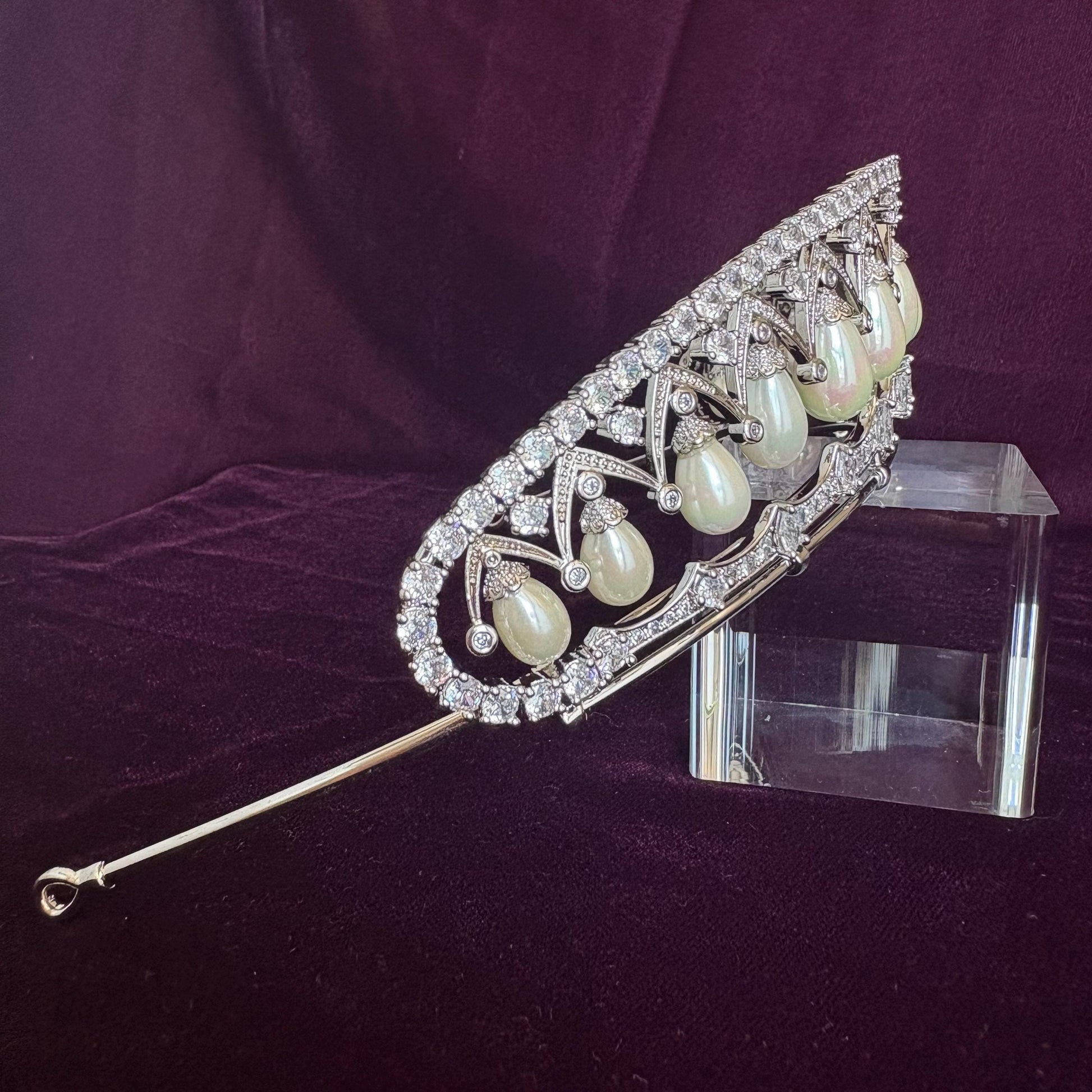 Bridal Pearl Tiara Classic Luxury Wedding Crown Baroque Dangling Drop Pearl Diadem for Bride Baroque Style Crown