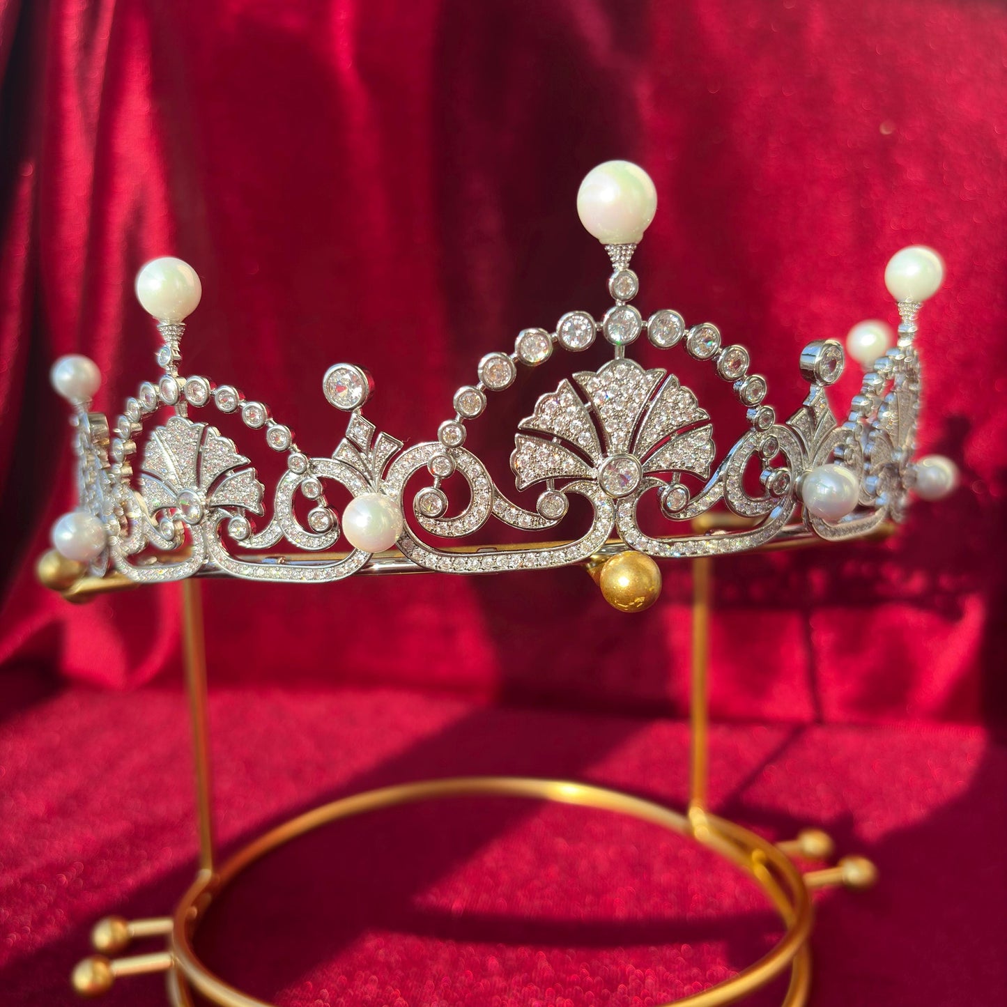 Bridal Pearl Tiara Shell Motif Luxury Wedding Crown Crown Art Nouveau Headpiece for Bride Elegant Vintage CZ Diamond Dainty Princess Tiara