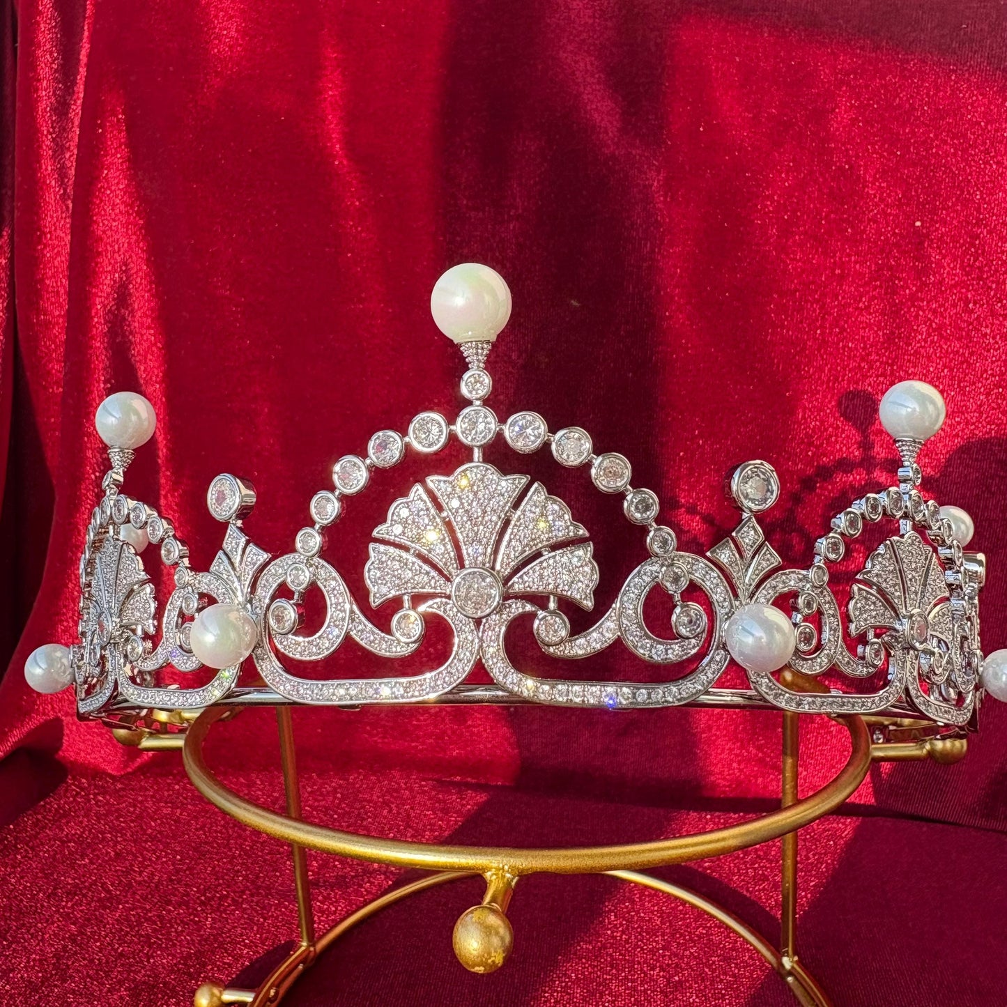 Bridal Pearl Tiara Shell Motif Luxury Wedding Crown Crown Art Nouveau Headpiece for Bride Elegant Vintage CZ Diamond Dainty Princess Tiara