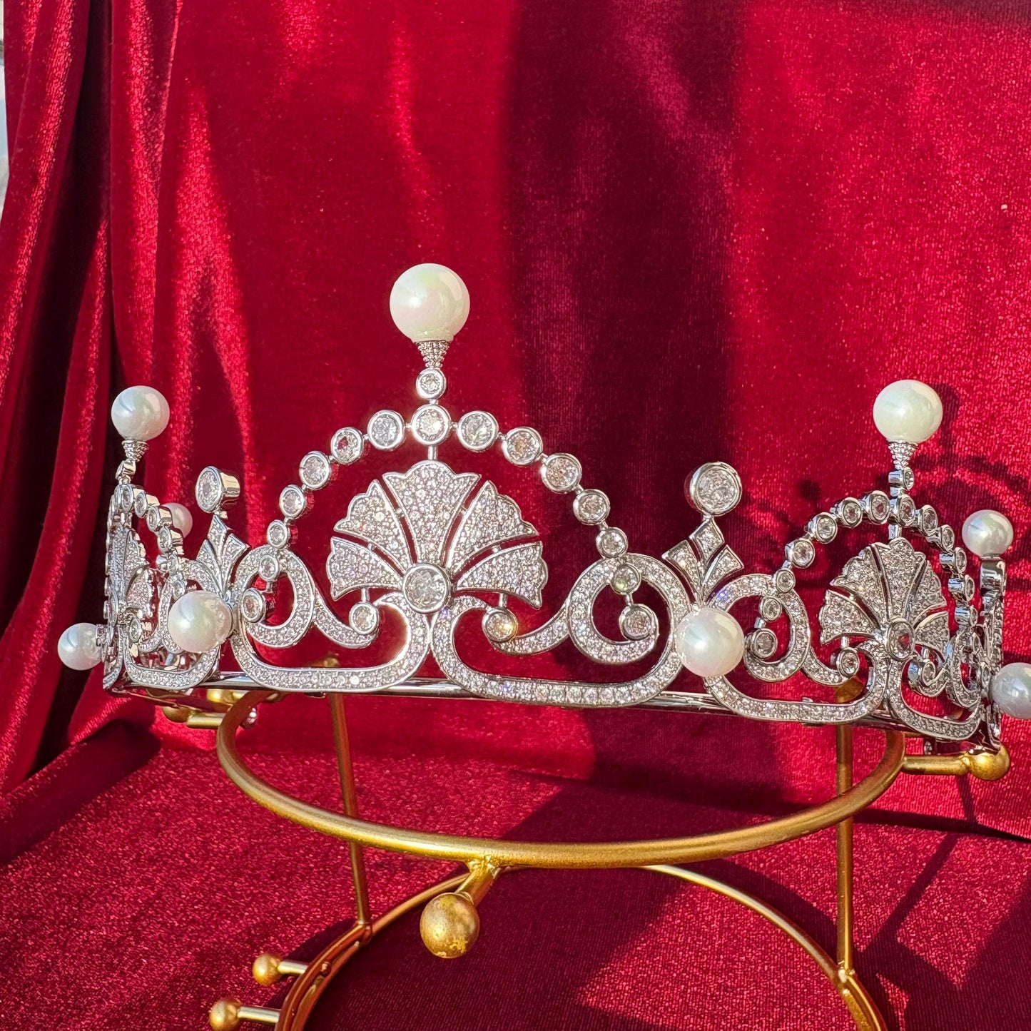 Bridal Pearl Tiara Shell Motif Luxury Wedding Crown Crown Art Nouveau Headpiece for Bride Elegant Vintage CZ Diamond Dainty Princess Tiara