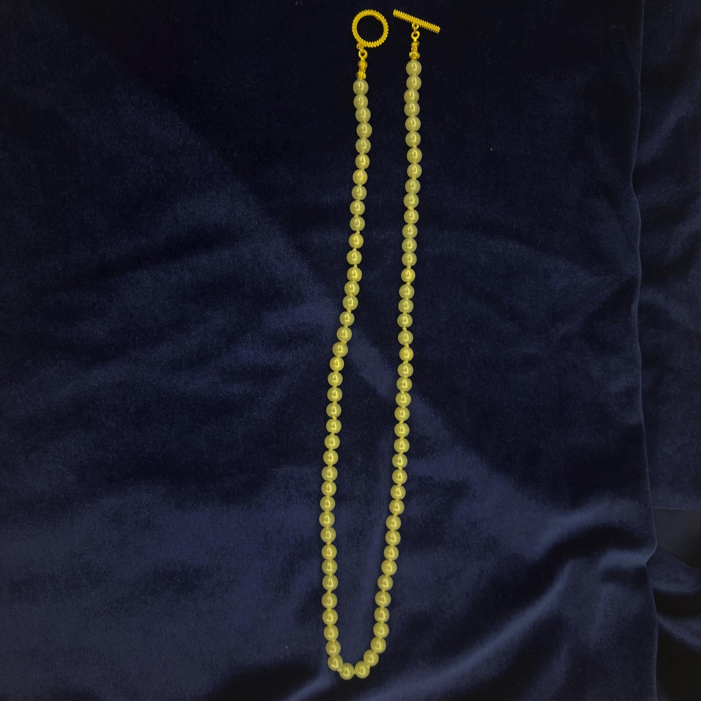 Elegant Daily Wear Dainty White Pearl Necklace with Gold Plated T Claps Hand Knotted Silk Thread Glass White Pearl Necklace Classic Style