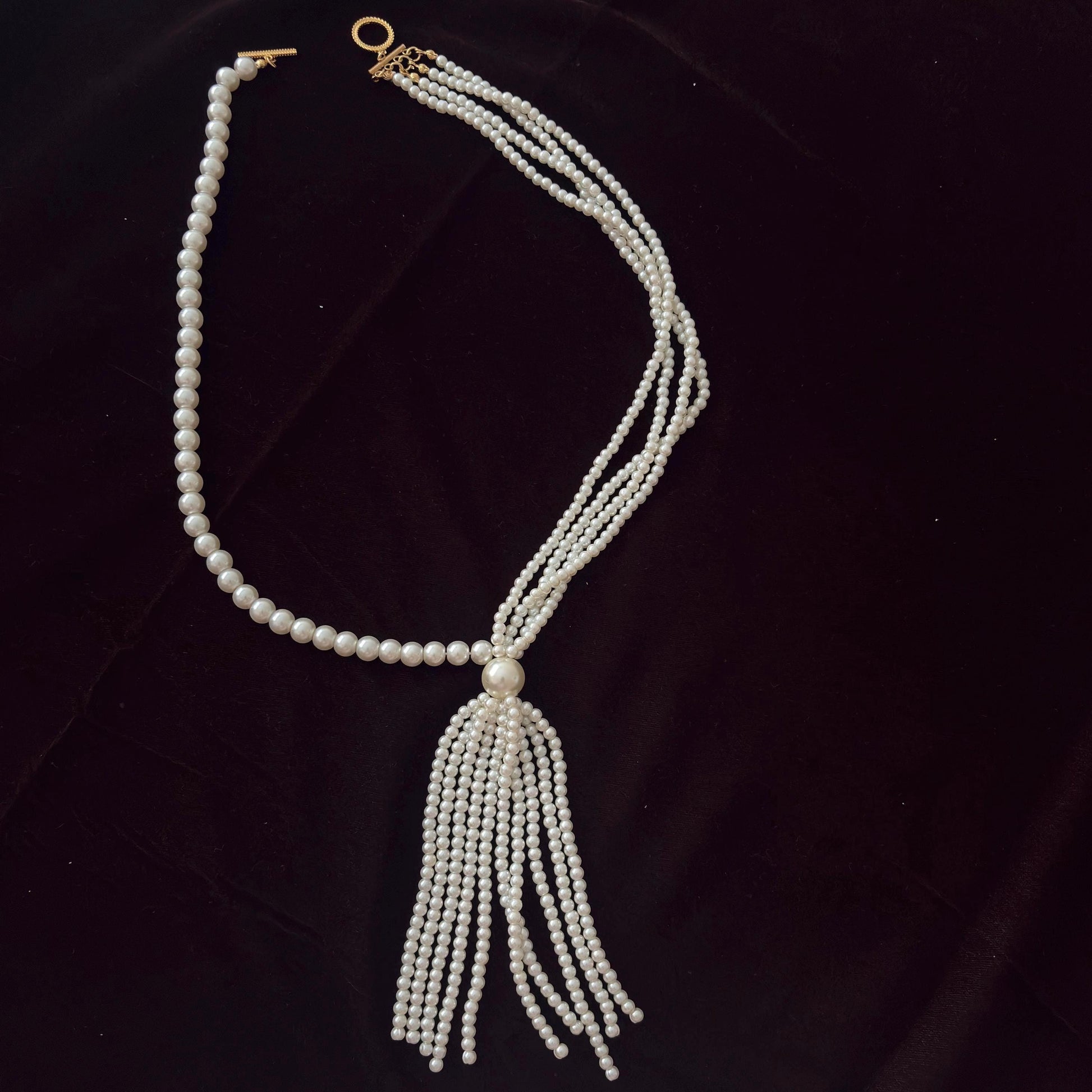 Art Deco Long Pearl Necklace Vintage Inspired Old Glam with Tassel Royal Court Style Gold Plated Clasp White Glass Pearls