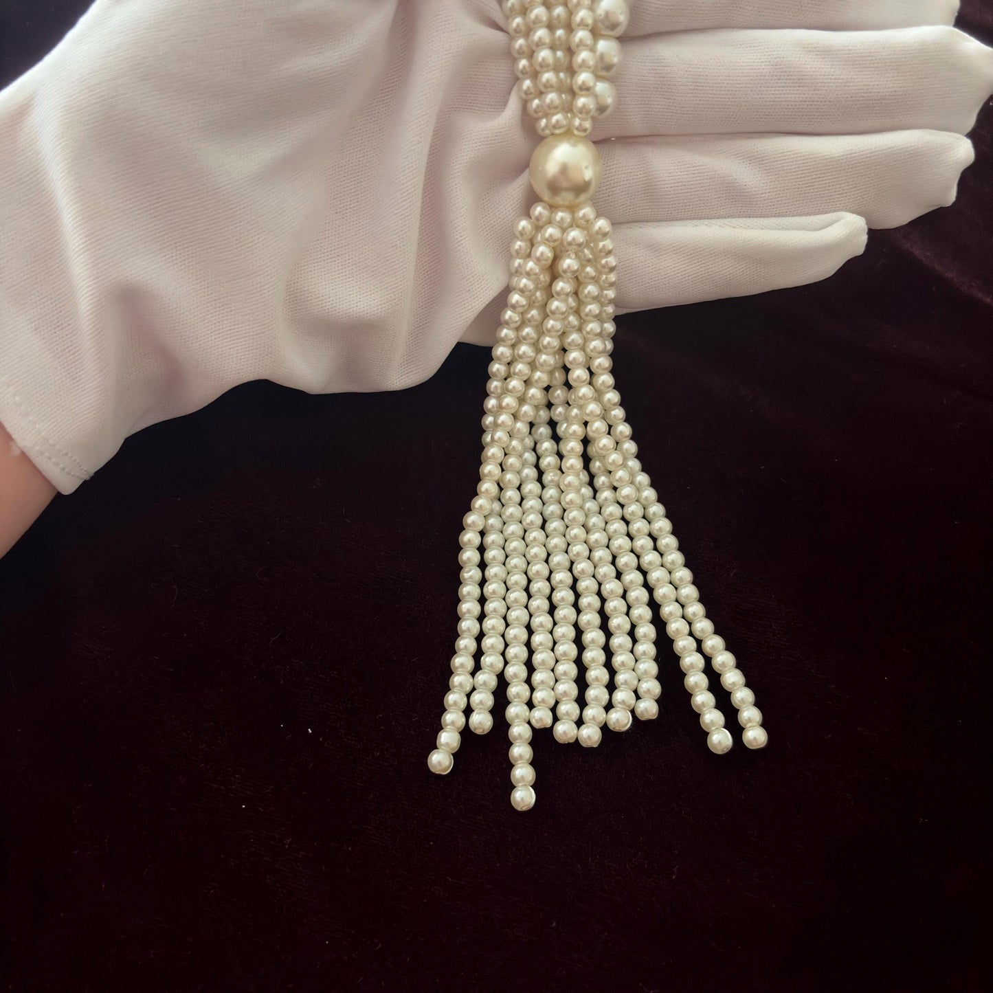 Art Deco Long Pearl Necklace Vintage Inspired Old Glam with Tassel Royal Court Style Gold Plated Clasp White Glass Pearls