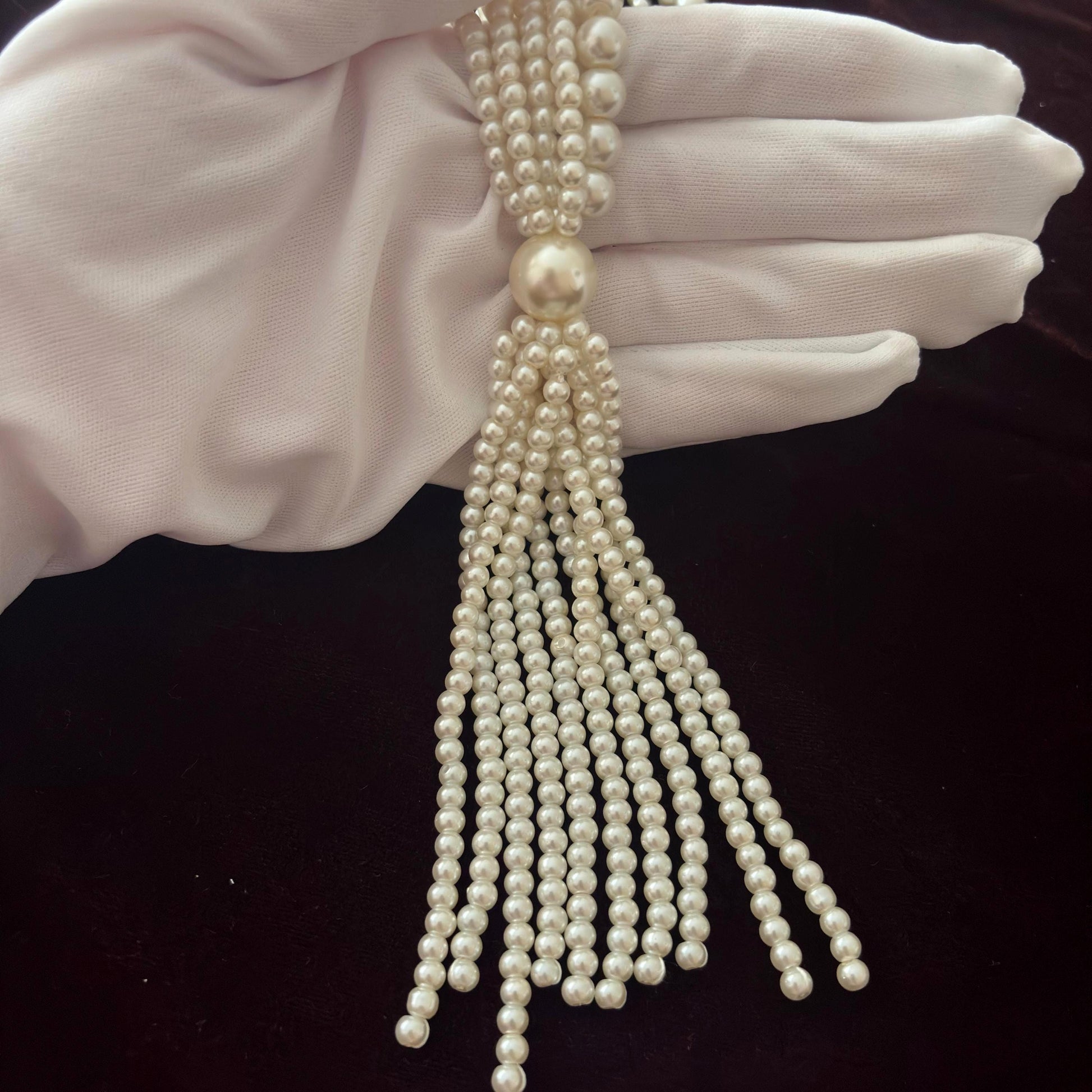 Art Deco Long Pearl Necklace Vintage Inspired Old Glam with Tassel Royal Court Style Gold Plated Clasp White Glass Pearls
