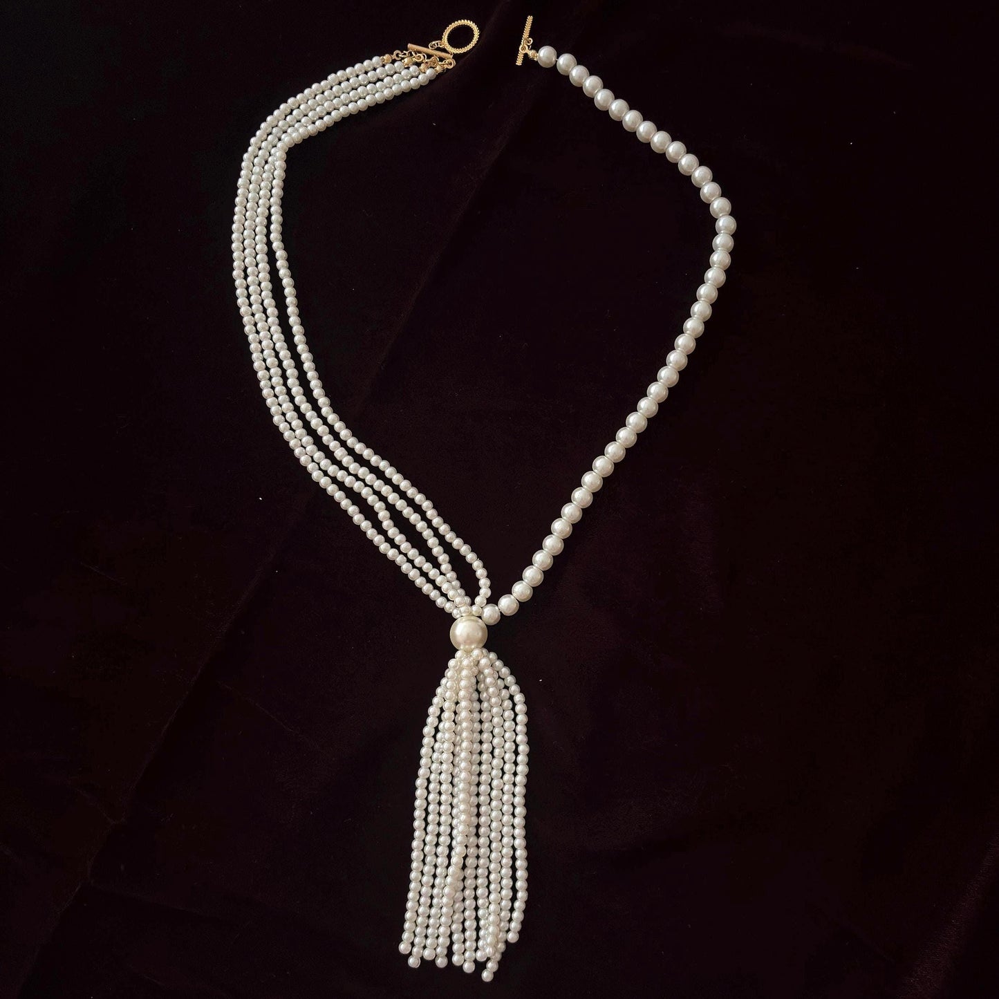 Art Deco Long Pearl Necklace Vintage Inspired Old Glam with Tassel Royal Court Style Gold Plated Clasp White Glass Pearls