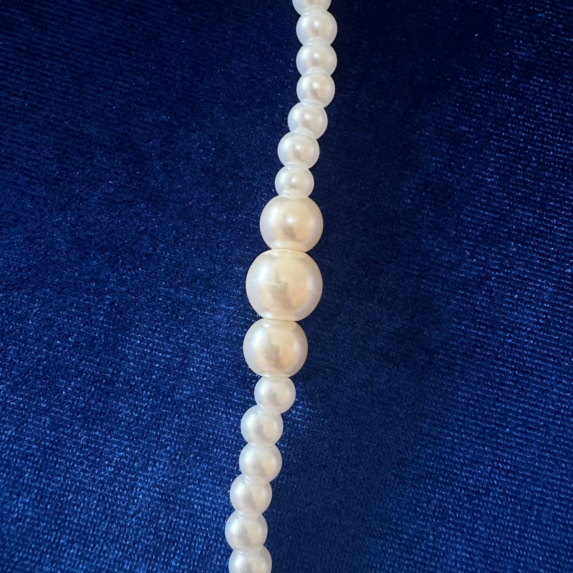 White Majorica Pearls Princess Lenght One Row Single Strand Necklace Gold Plated Clasp Handmade & Silk Thread