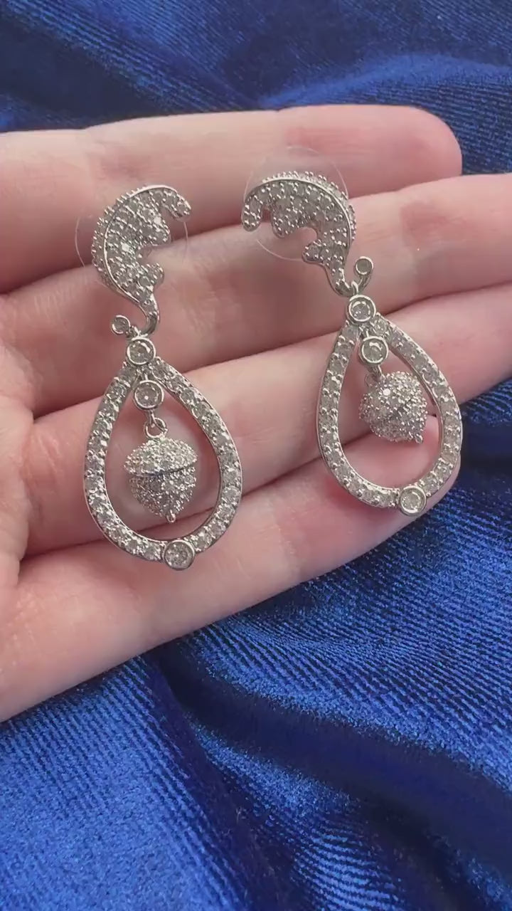 Catherine, Princess of Wales Duchess of Cambridge Wedding Bridal Earrings Silver CZ Zirconia Dangle Drop Luxury Royal Jewelry Classic