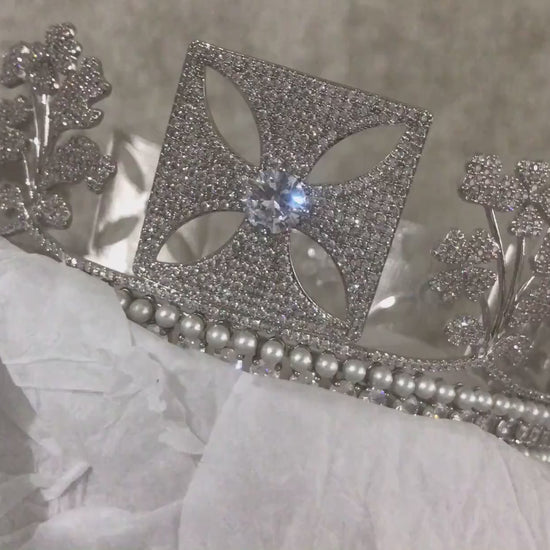 Queen Elizabeth II King George IV State Diamond Diadem Royal King Coronation Crown Regal Pearl Tiara for Bride Classic Theatre CZ Headpiece