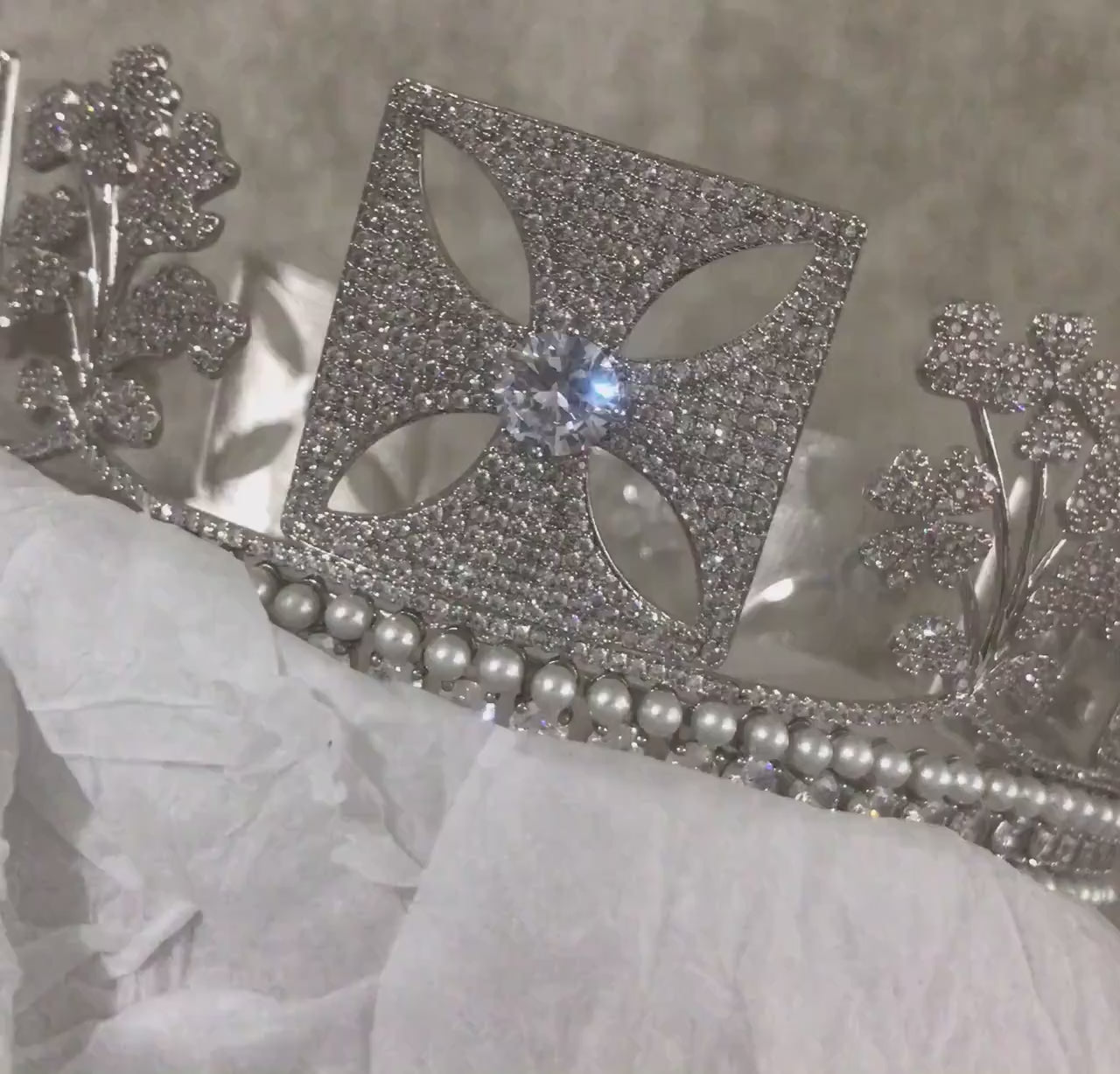 Queen Elizabeth II King George IV State Diamond Diadem Royal King Coronation Crown Regal Pearl Tiara for Bride Classic Theatre CZ Headpiece